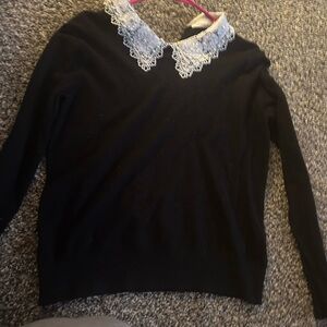 Sioni Black Sweater with White Lace Collar
